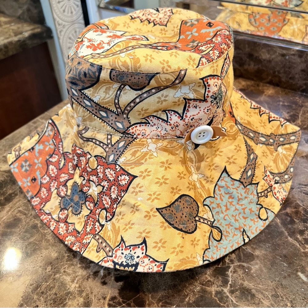 Patch NYC by Ross & Carney-Retro Floral Print Shade Hat-Wide Posable Brim